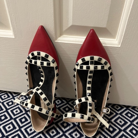 Ladies Valentino shoes - Picture 2 of 5